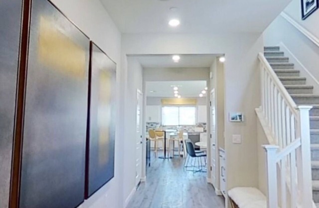 Modern contemporary home close to Napa Wine County, Shopping Outlet and more!