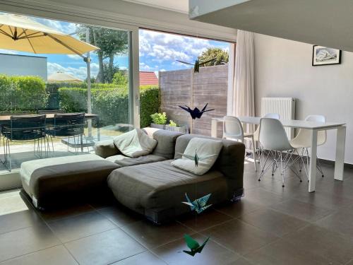 Modern & Cosy Holiday Cottage with Patio & Fenced Garden near Dunes & Beach