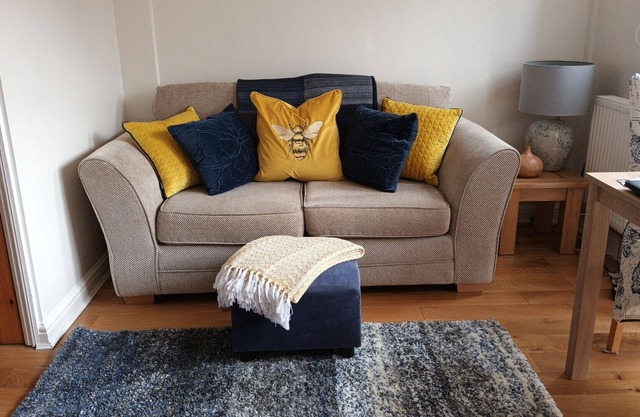 Modern Cottage in historic town close to Cotswolds