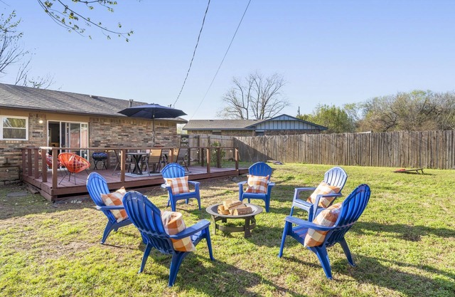 Modern Country Gem/Huge Yard/Coffee Bar/King Bed