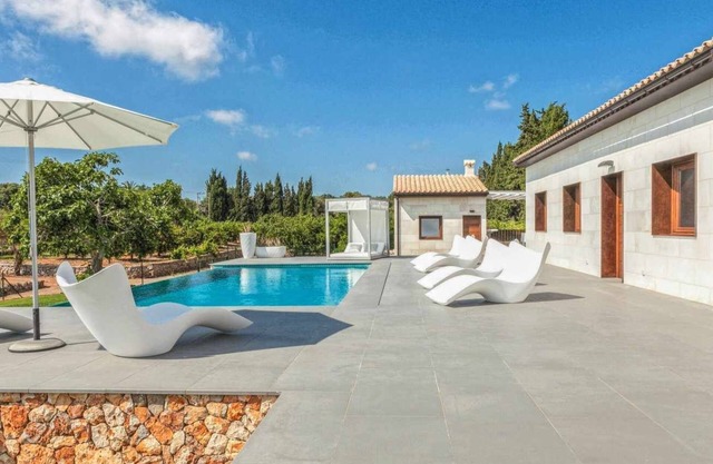 Casa de campo Muro con piscina y aire acc 6 pers