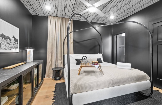 Modern Cowboy - Private Balcony - Mins To Broadway