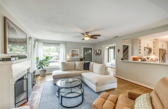 Modern & Cozy 2BR near UTA/AT&T