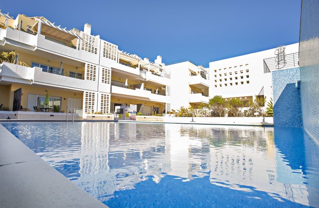 Apt moderno y acogedor, acceso a la piscina.