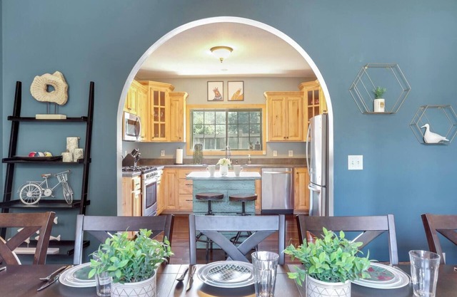 Modern & cozy - sleeps 12! Right at Trailhead