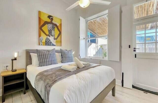 Modern decorated studio in Observatory