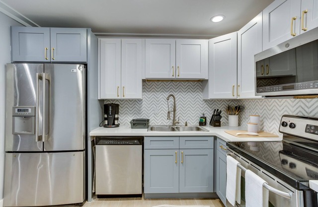 Modern Delray Home: ~3 Mi to Town, ~4 Mi to Beach!