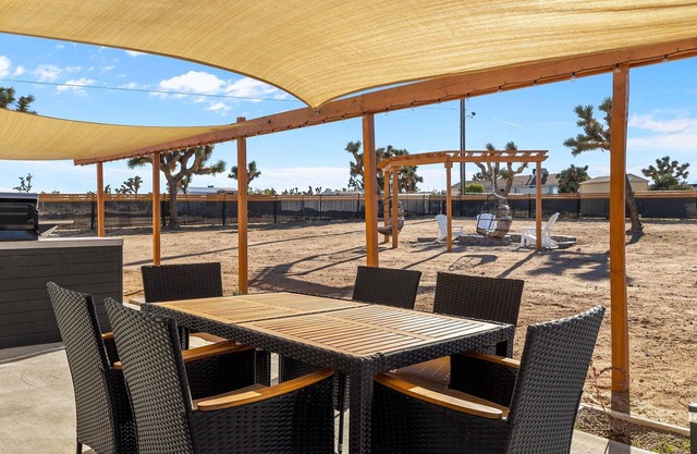 Modern Desert Escape - Fire Pit, Bbq And Design! 3 Bedroom Home by RedAwning