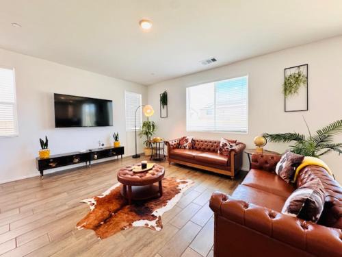 Modern Desert Gem, Boho Retreat 2 Living Rooms