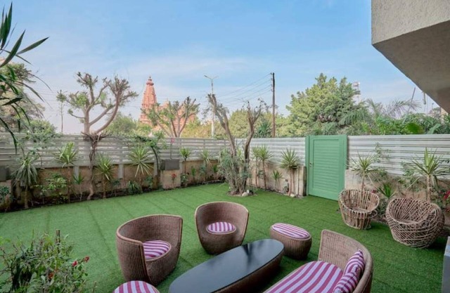 Modern Designer Baron Palace 4BR Garden Duplex