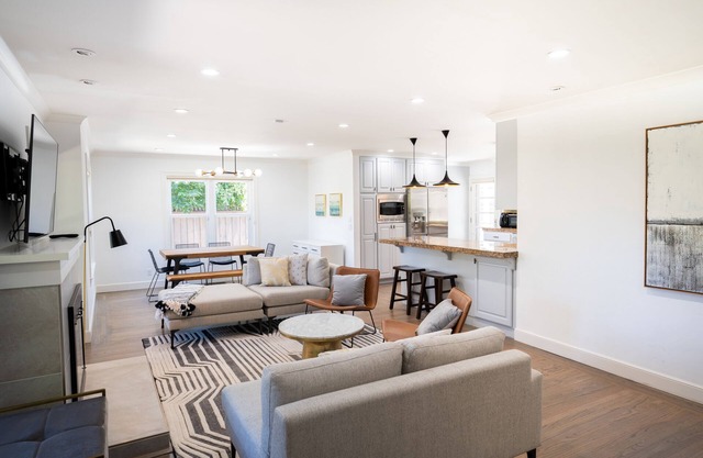 ¡Nuevo! Casa de diseño moderno en Palo Alto