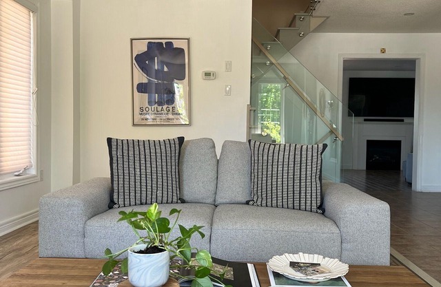 Modern Detached Home in the Suburbs of Toronto