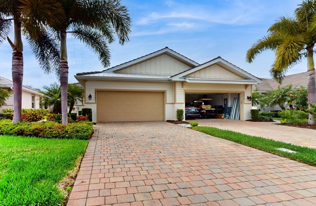 Modern dog-friendly home with heated pool, beach, 22 lakes, dock, gym, BBQ area
