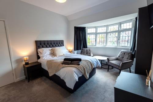Modern Double Room with Broadband, Private TV and seating area - Room 3
