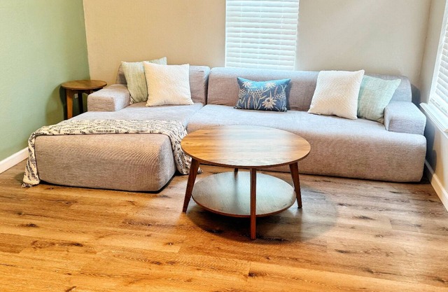 Adorable garage apartment in charming Fort Smith