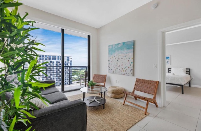 Modern Downtown Doral One-Bedroom Apt with Golf Course Views
