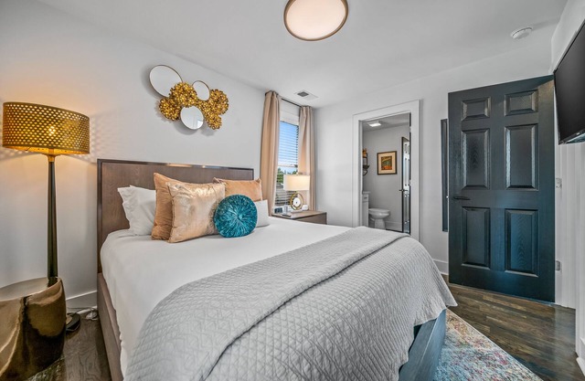 🌆💎 Modern Downtown Retreat: Stylish 1BR Apt w Urban Charm ✨🌃