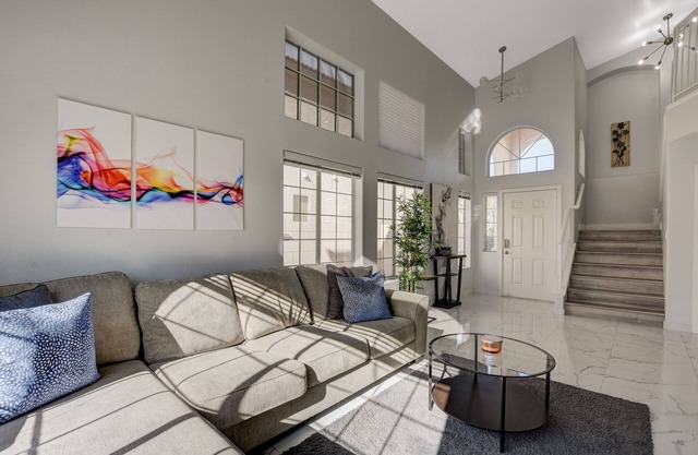 Modern Dream Home 3BR/2.5BA + pool/bbq (50% off)
