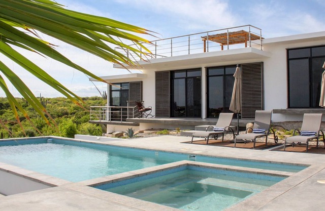Casa Blanca Del Mar - Moderna, nueva villa de lujo impresionante en el Cabo Oriental