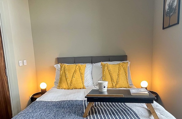 8 Bedroom-Apartamento-Baño con ducha