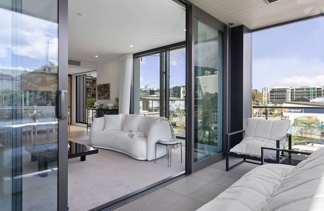 Modern & elegant living Wynyard Quarter