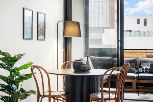 Modern, Elegant Oasis