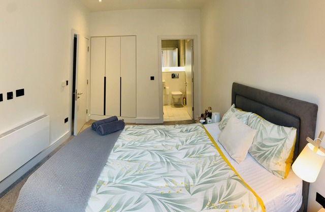Modern En-suite bedroom located in the heart of Dublin city centre