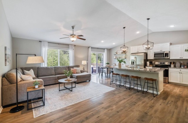 Modern Escape - HotTub+Game Room