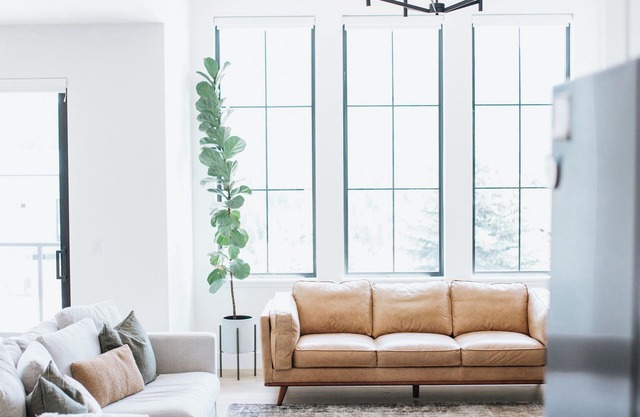 Modern Escape Into The Hills nMinutes from Ski Hill & Town