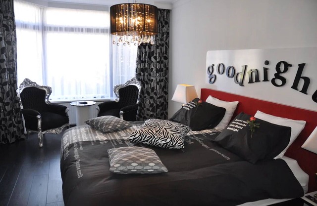 Modern Escape w/Dining | Scenic Sand Dunes and Picturesque Nature Routes
