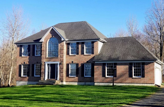 Modern Estate★Private Pool!★7 Bed/3 Bath★Hot Tub★Movie Theater!★Game room★PETS!