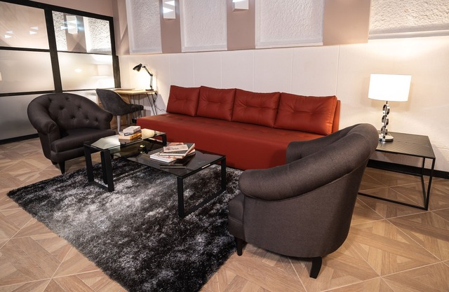 Modern experience at this beautiful unit.Located in the exclusive Astorga!