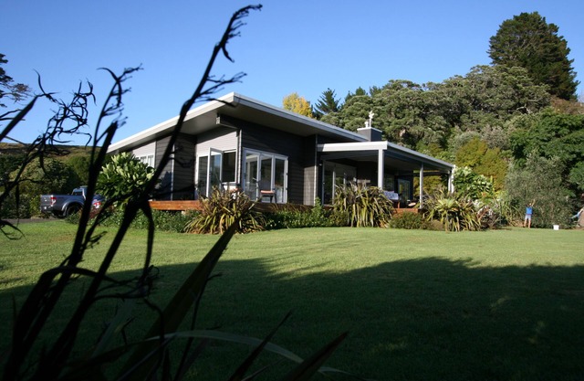 Moderno, apto para familias Playa Bach - Kuaotunu (BYO LINEN)