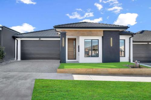 Modern Family Home Near Kallo Town Centre