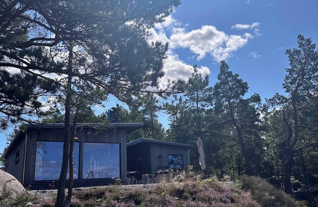 Modern Fjord Cabin w/Panoramic Views, Deck & Dock - Risør Getaway