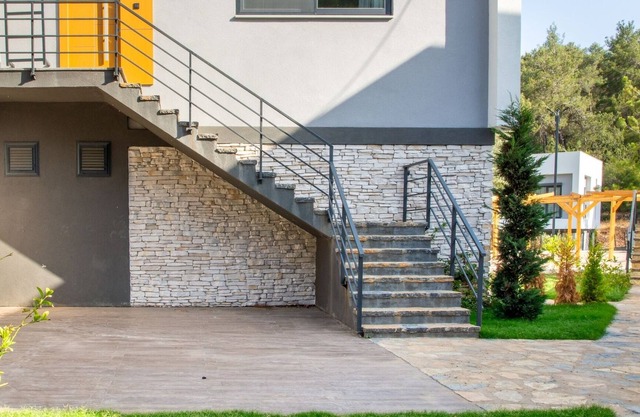 Modern Flat w Garden 5 min to Beach in Milas