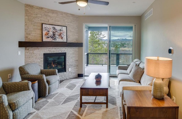 Modern Fraser Townhome with River Views Near Skiing!