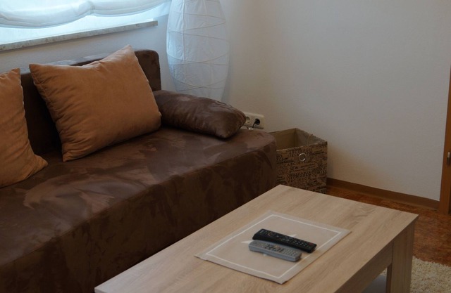 Moderno apartamento amueblado de 2 habitaciones en las afueras