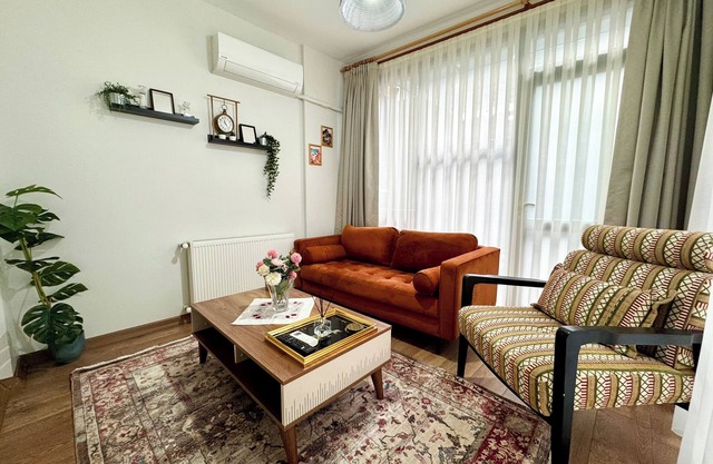 Cozy Entire House 3 bdr & 2 bath