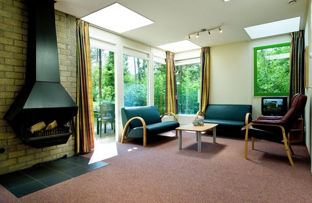 Bungalow con chimenea, no lejos de Assen