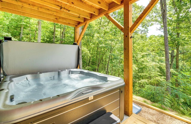 Modern Hiker's Haven w/ DuPont State Forest Views!