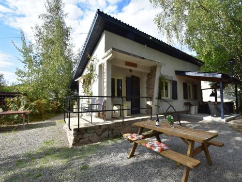 Modern holiday home with lovely garden