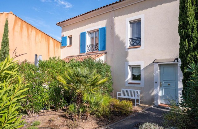 Modern Holiday Home in Saint Rapha l with Private Pool