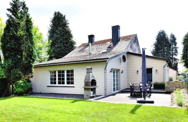 Moderna casa de vacaciones en La Roche-en-Ardenne con bienestar interior