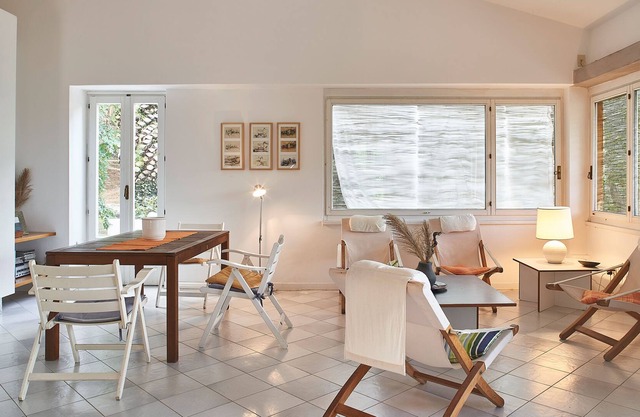 Moderna casa con hermoso jardín