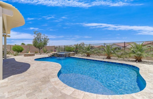 ¡NUEVO LISTADO! Casa de lujo "Desert Wind" con piscina, spa y hoguera