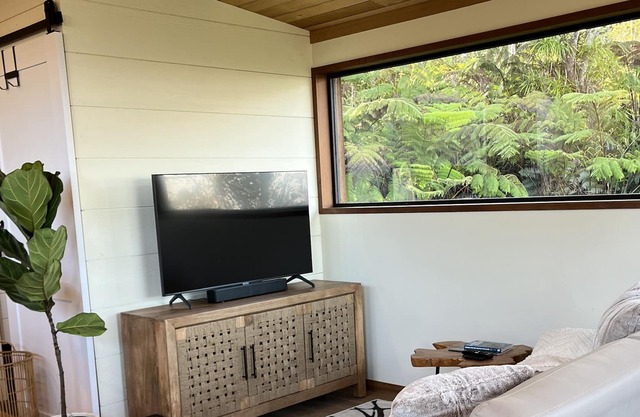 Modern Home In Kailua Kona With A Hot Tub!