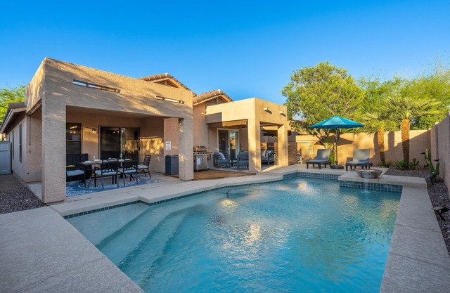 Modern Home N Phoenix/Scottsdale-w/Heated Pool-Game Room-2 Patios-Dog Friendly
