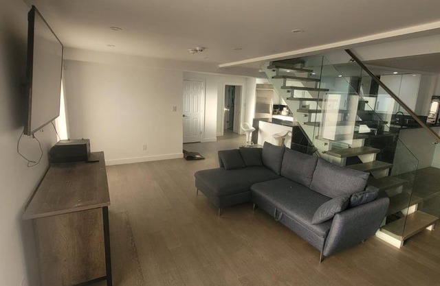 Modern Home near Stockyards