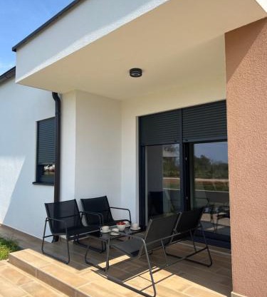 Modern Home Ula